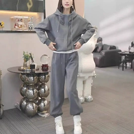 时尚休闲套装;女式卫衣;女式T恤