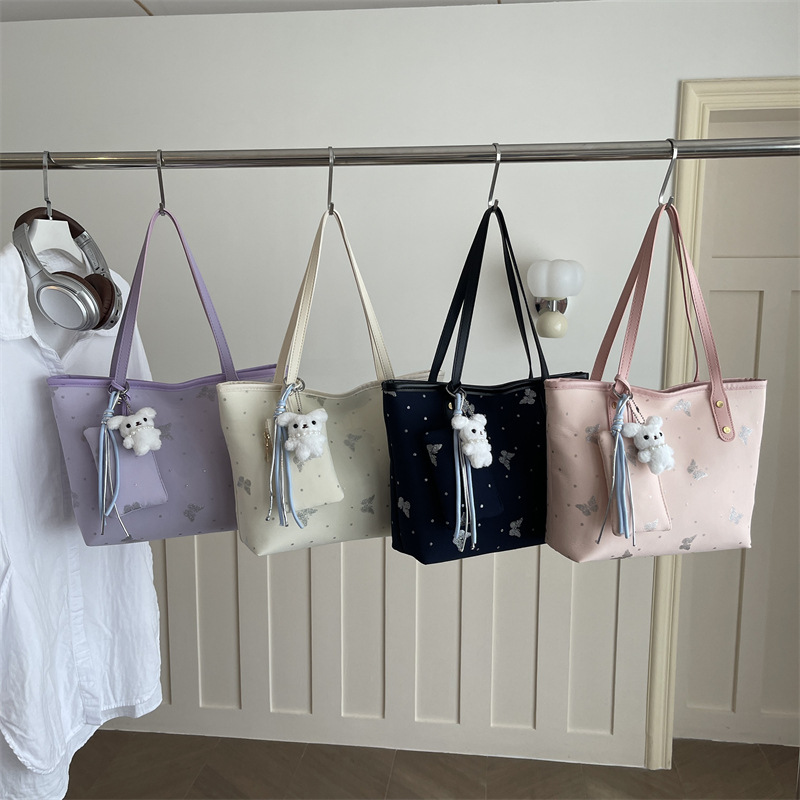 Casual Commuting Large Bag for Women 2026 Spring New Trendy Star Tote Bag Textured Commuting Underarm Shoulder Bag