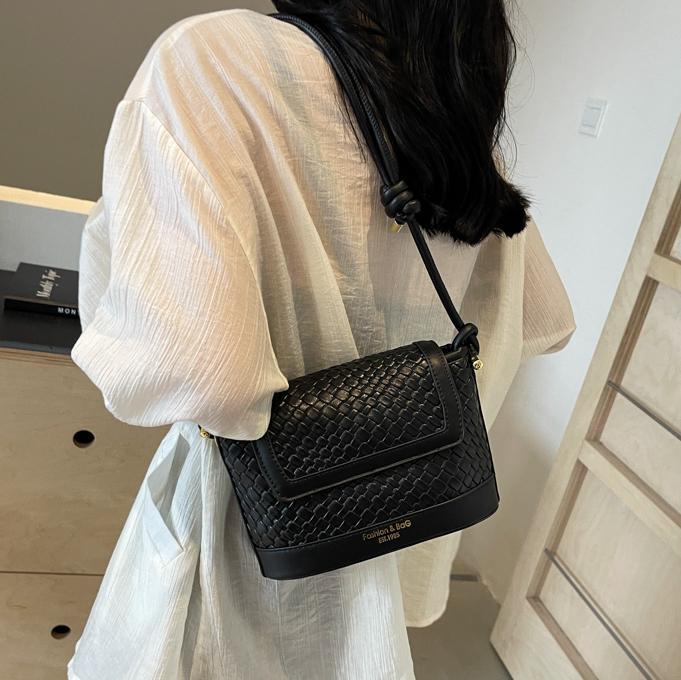 Nicho Zhong color de contraste universal bolso pequeño cuadrado para mujeres 2025 nuevo estilo universal simple hombro brazalete empalme textura bolso de mujer