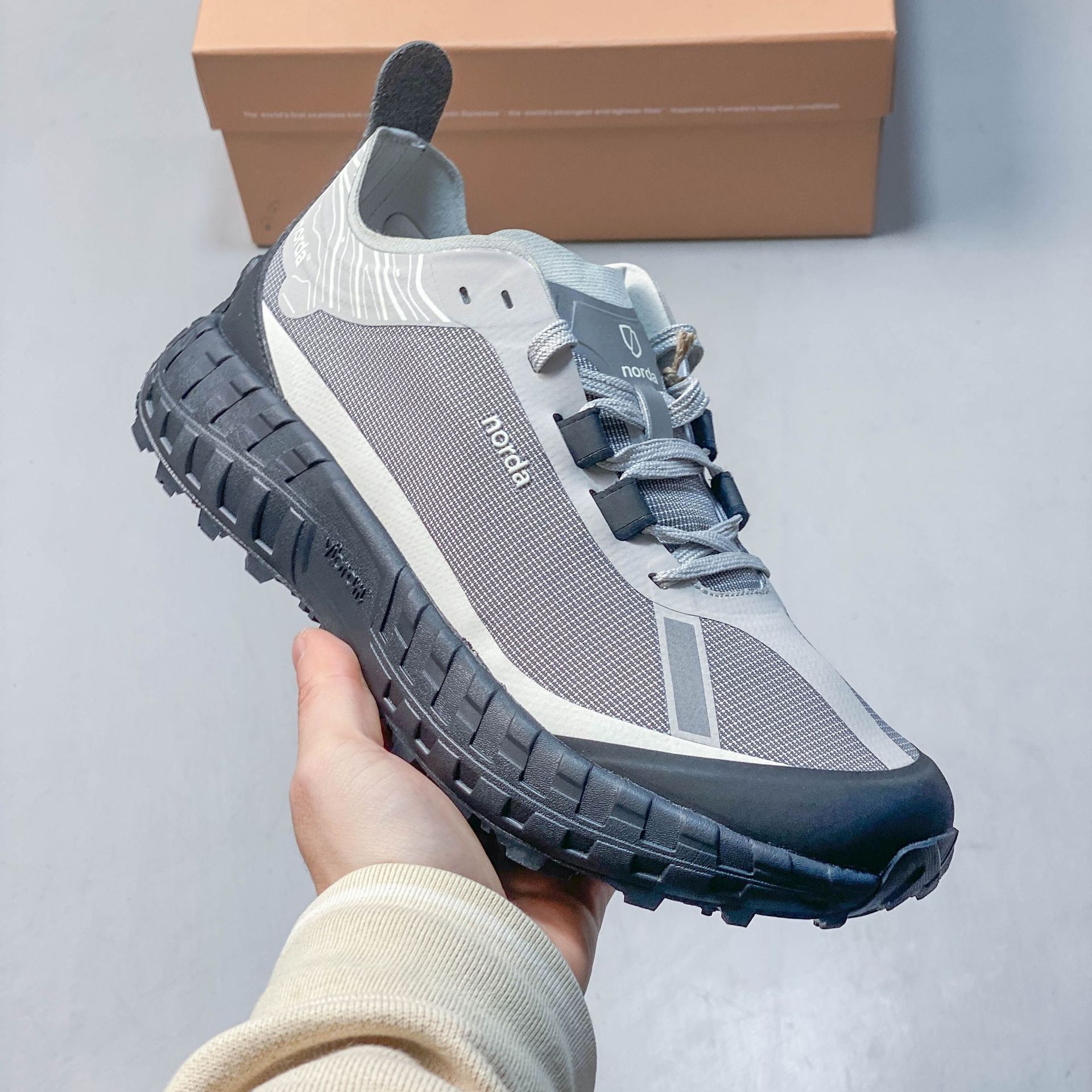 Comercio exterior de alta versión zapatillas de corrida de malla de campo NORDA NODA 001 zapatillas de nicho casual
