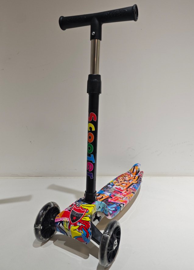 Scooter Plegable y Ajustable para Niños 1 a 5 años Hierro Plegable 3 Ruedas