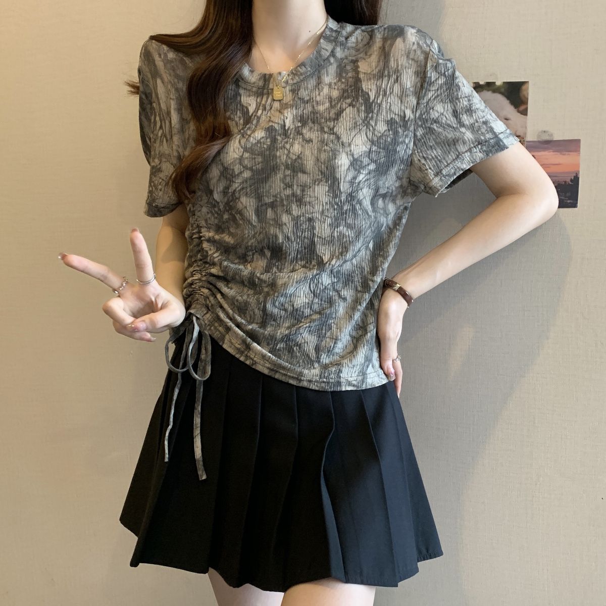 Camiseta de manga corta con cordón de teñido anudado de tinta de estilo nacional de gran tamaño para mujer verano nuevo estilo suelto y delgado top de hombro de tendencia para mujer image 4
