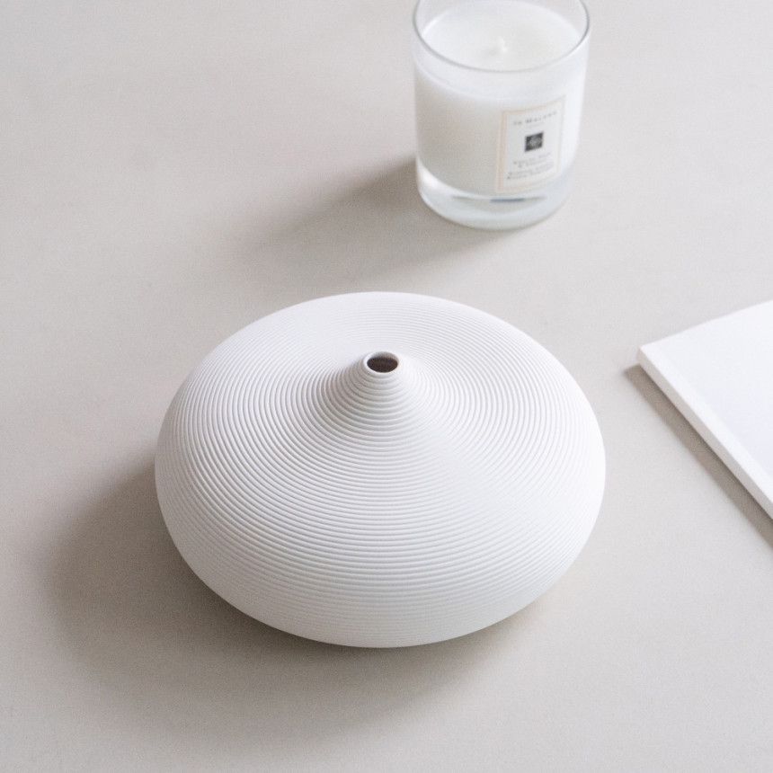 Ins adornos de jarrón de cerámica simple blanca Wabi-Jifeng decoraciones creativas sala de estar arreglo floral seco flor de boca fina