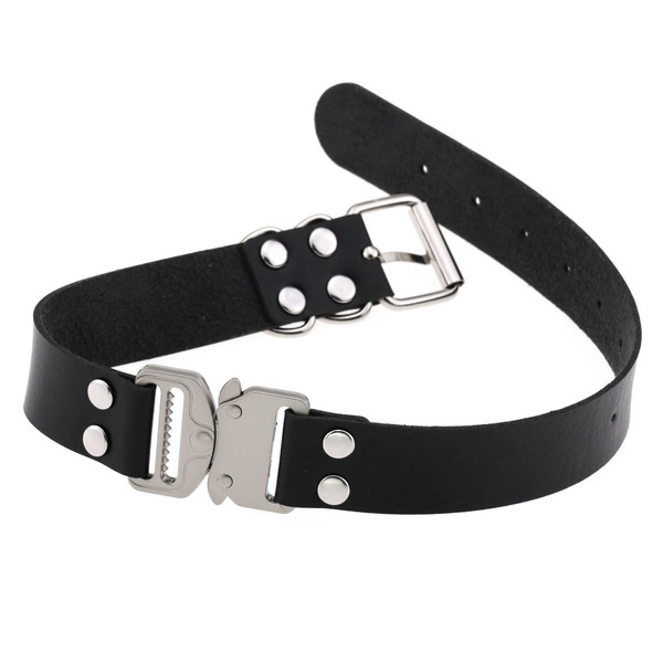 Genuine design choker with clasp