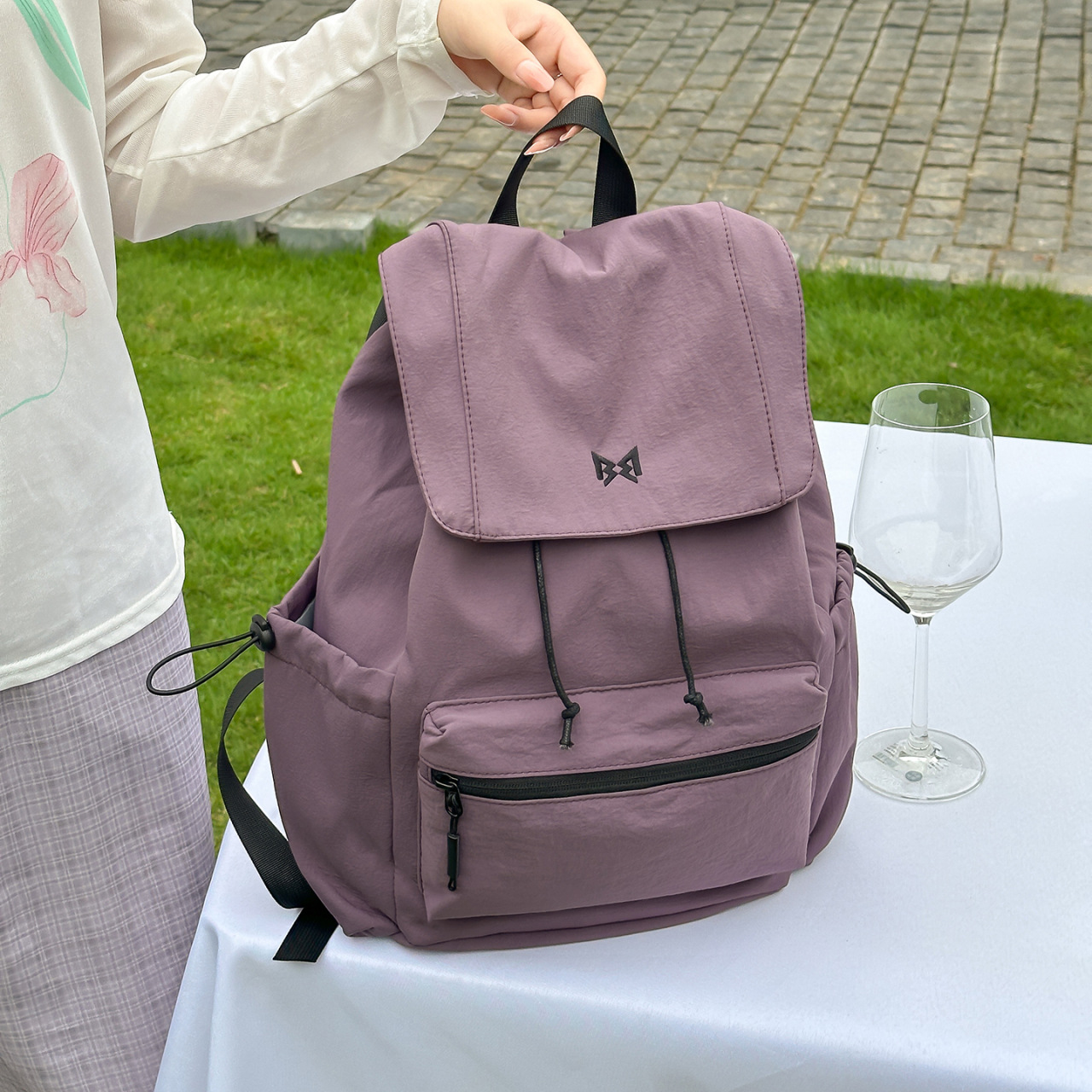High-Looking, Large-Capacity Backpack, Outdoor Picnic and Mountaineering Bag, Sports and Fitness Leisure Backpack, Student Commuting School Bag