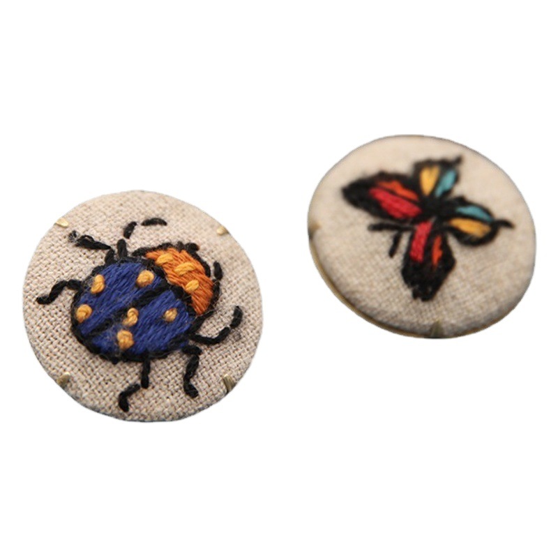 Bordado hecho a mano DIY Kit de material de tela paquete niños novato simple cinta bordado tridimensional collar sello lindo colgante