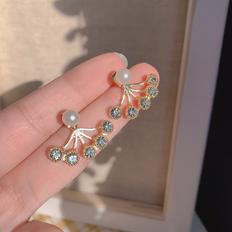 20g Weight Artificial Diamond Inlay Material 1 Pair Simple Style Flower Alloy Inlay Artificial Diamond Women's Ear Studs