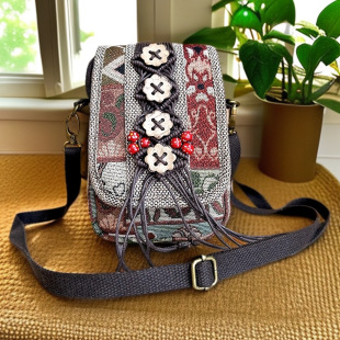 Wholesale New Large-Screen Mobile Phone Bag Yunnan Ethnic Style Cotton and Linen Crossbody Bag Three-Layer Mini Retro Buckle Small Bag