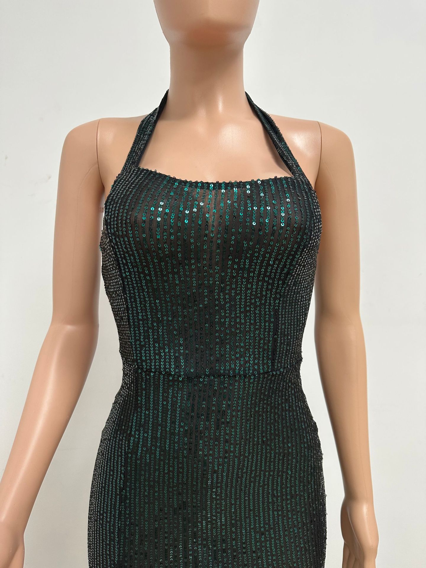 350g Weight Maxi Long Dress Dress Length Type Sleeveless Sleeve Length Party Dress Dresses Type Spandex, Polyester Fabric Type High Waist Waist Line Banquet, Party Occasion Halter Neck Neckline Slim Fit Type Solid Color Pattern Summer, Spring, Autumn Season Women's Gender Sequins Design Elegant, Sexy Style Wholesale Women's Elegant Sexy Sequins Solid Color Banquet Party Halter Neck Sleeveless Party Dress 36