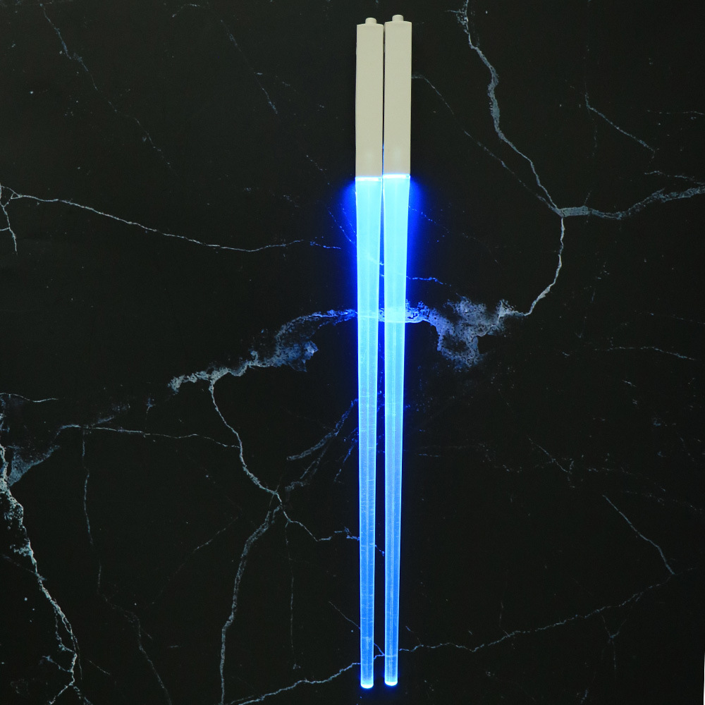 진한 파란색 LED 발광 젓가락 1쌍