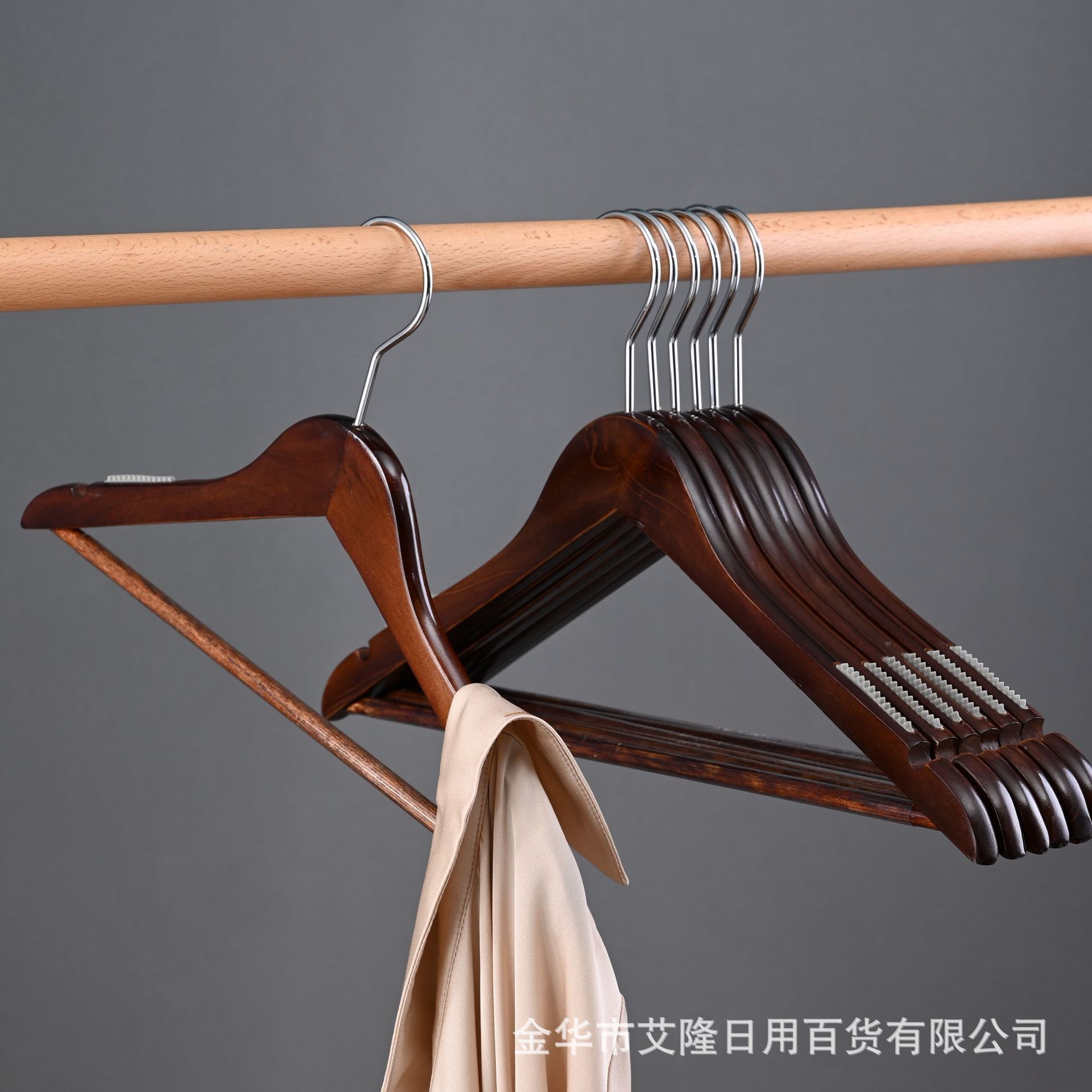 Madera maciza antideslizante sin costuras percha de madera tienda de ropa hotel de madera percha pantalones clip de ropa para adultos al por mayor