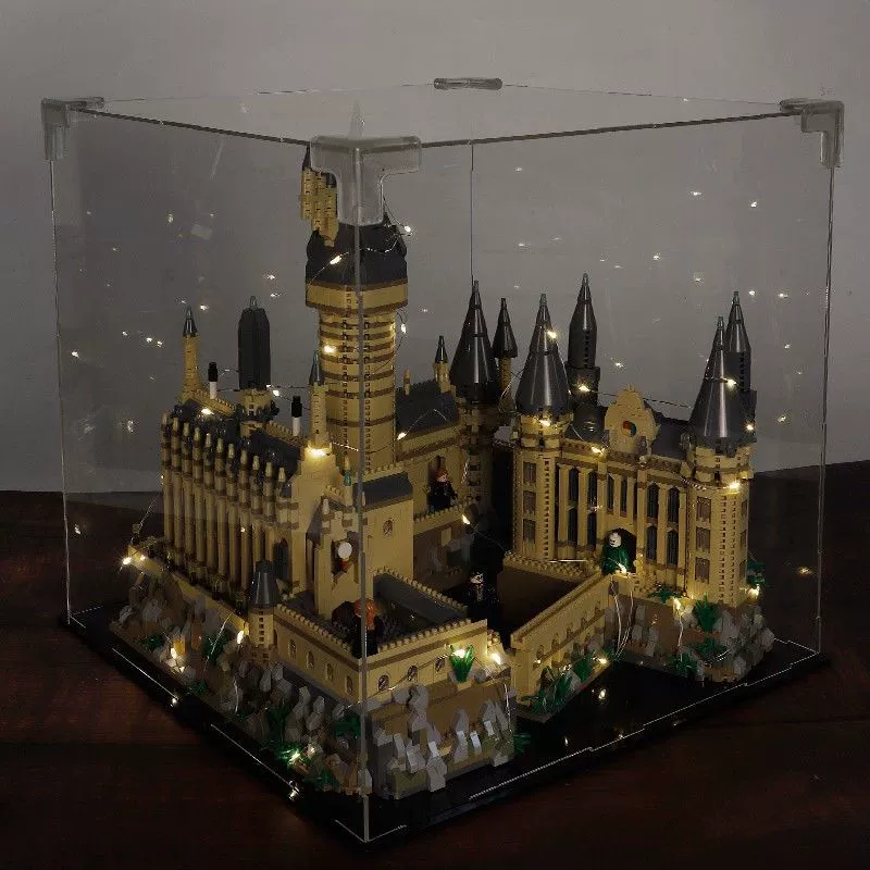 Конструктор (Lego) серия «Замок» — наборы из мелких деталей, модели достопримечательностей (разное количество деталей)