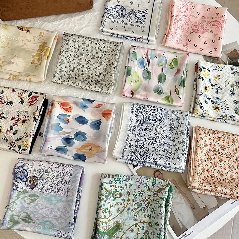 Bufanda de seda, bufanda cuadrada pequeña, nueva atmósfera coreana, pañuelo floral, cinturón para el cabello, bufanda decorativa, chal pequeño exterior