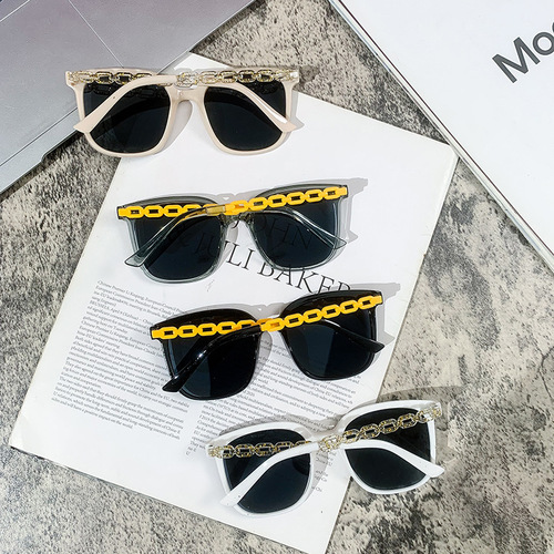 Summer  New High-End Large Frame Slimming Sunglasses, European and American Instagram Influencer Style, Sun Protection Chain Sunglasses