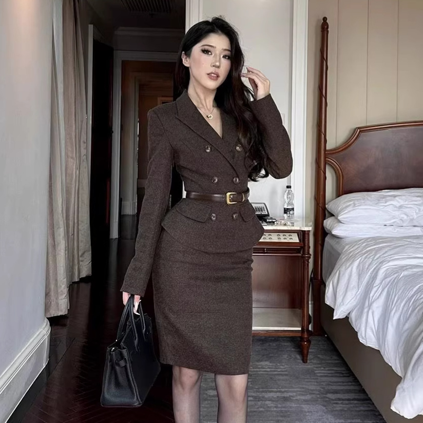 高智感金秘书翻领收腰小西服外套+职场高腰包臀半身裙 两件套装女
