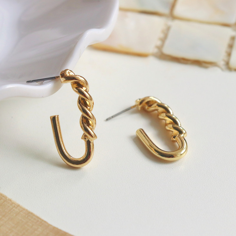 1 Pair Simple Style Solid Color Alloy Plating Gold Plated Women's Earrings display picture 2