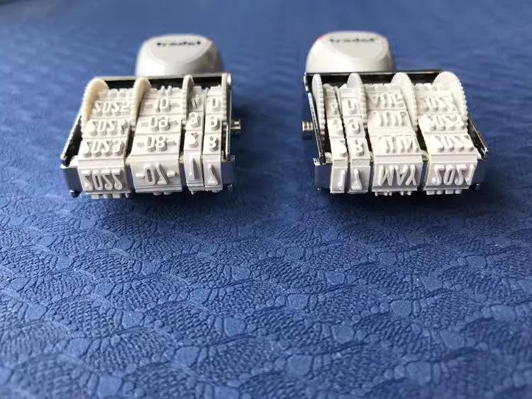 ��ƷTrodat ������ ׿��1010��������ӡ�� �ָ�4mm Ӣ������ӡ��