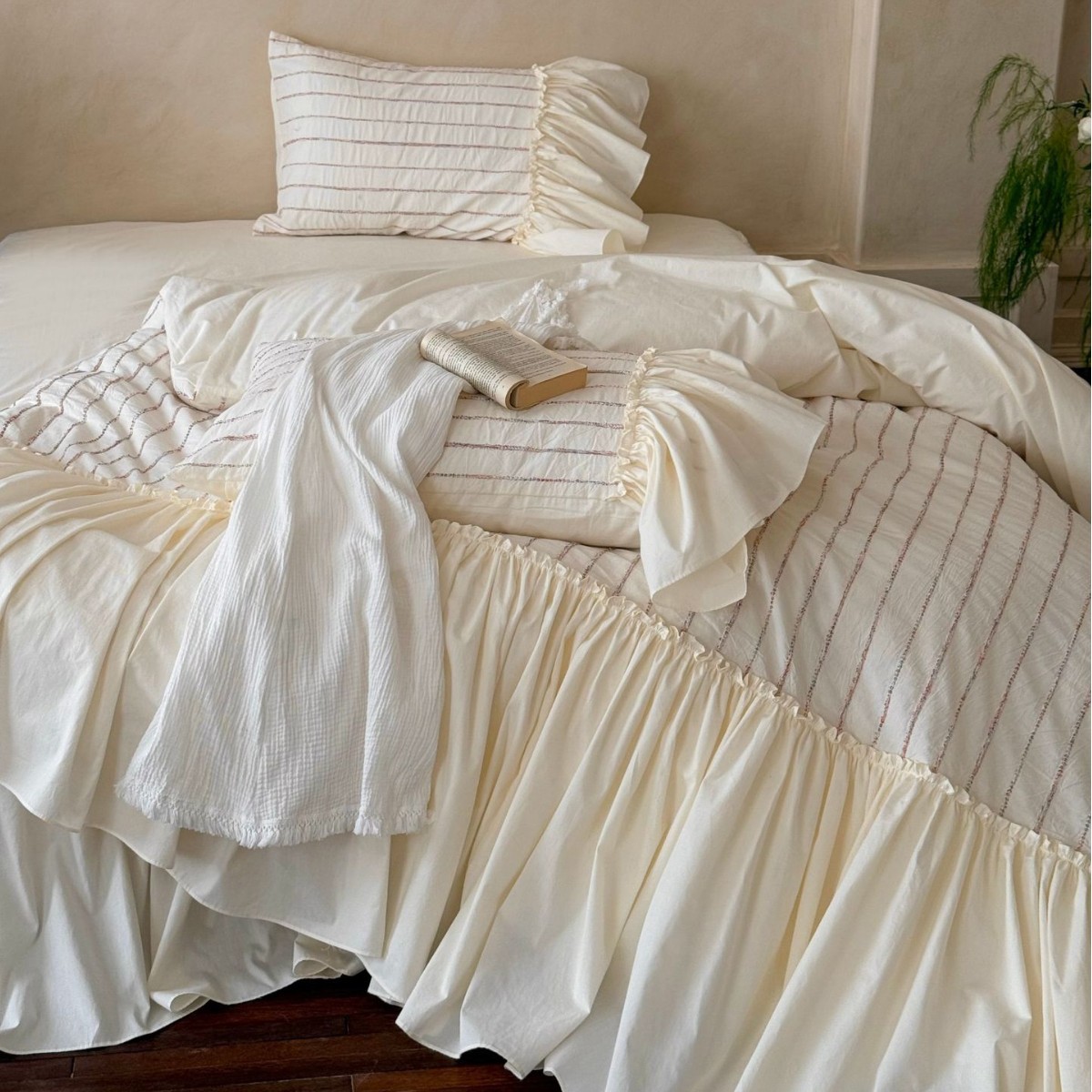 Set lenzuola 4 pezzi con volant in cotone lavato a righe_voghion.com