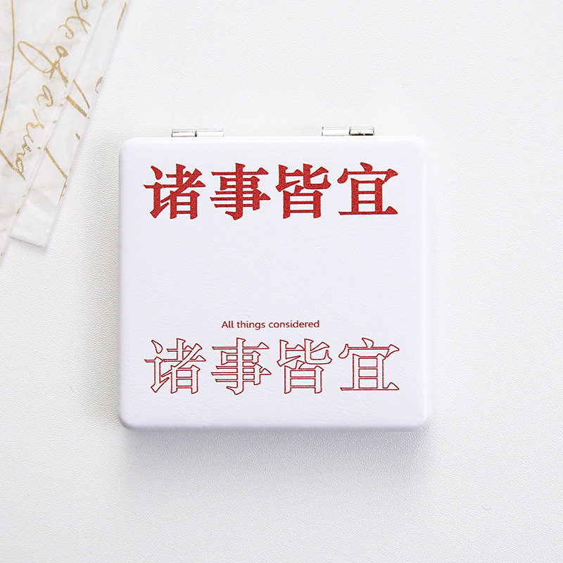 Lindo espejo pequeño Sanrio Kulomi espejo de maquillaje portátil de alto valor espejo de maquillaje portátil dormitorio de estudiantes espejo de maquillaje plegable