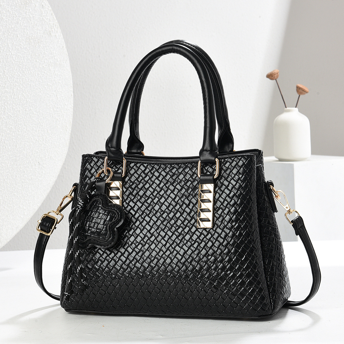 2025 verano nuevo estilo de moda coreana bolso de gran capacidad para mujer bolso de mensajero portátil de un solo hombro marea transfronteriza