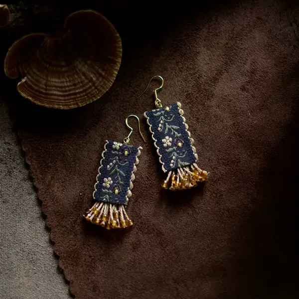 Morino Small Flower Earrings Amber Tone Retro Earrings Ethnic Style Autumn and Winter Versatile Earrings