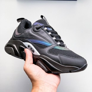 �羳�W��վ��ĸCD B22�\�����e��וr�Џ͹�͸����Ů�������ϵ�Ь