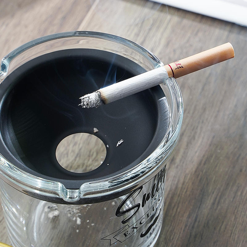 깔때기 재떨이 가정용 스테인레스 스틸 유리 안티 플라이 애쉬 뚜껑 사무실 재떨이 개인화 된 패션 담배 컵