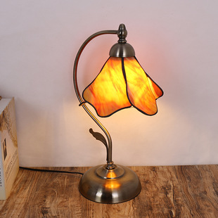 Factory direct supply desk lamp European retro bedroom bedside study lamp hotel creative glass decorative lamp
