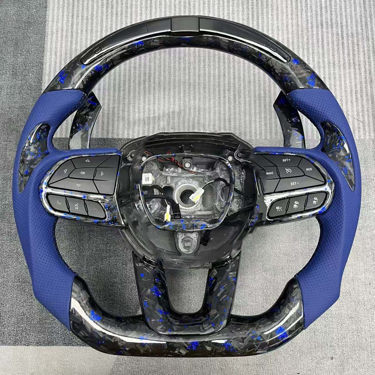 Customized Carbon Fiber Steering Wheel Suitable for Dodge Challenger Srt Dodge Hellcat Charger Modified with Led Lights