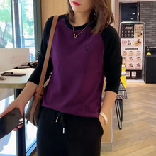 2025秋冬季新款拼色洋气妈妈装长袖打底衫女大码宽松遮肚德绒保暖