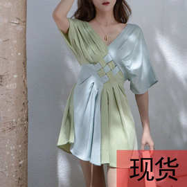 法式仙女裙气质  小众设计撞色编织大V领连衣裙春夏A59819