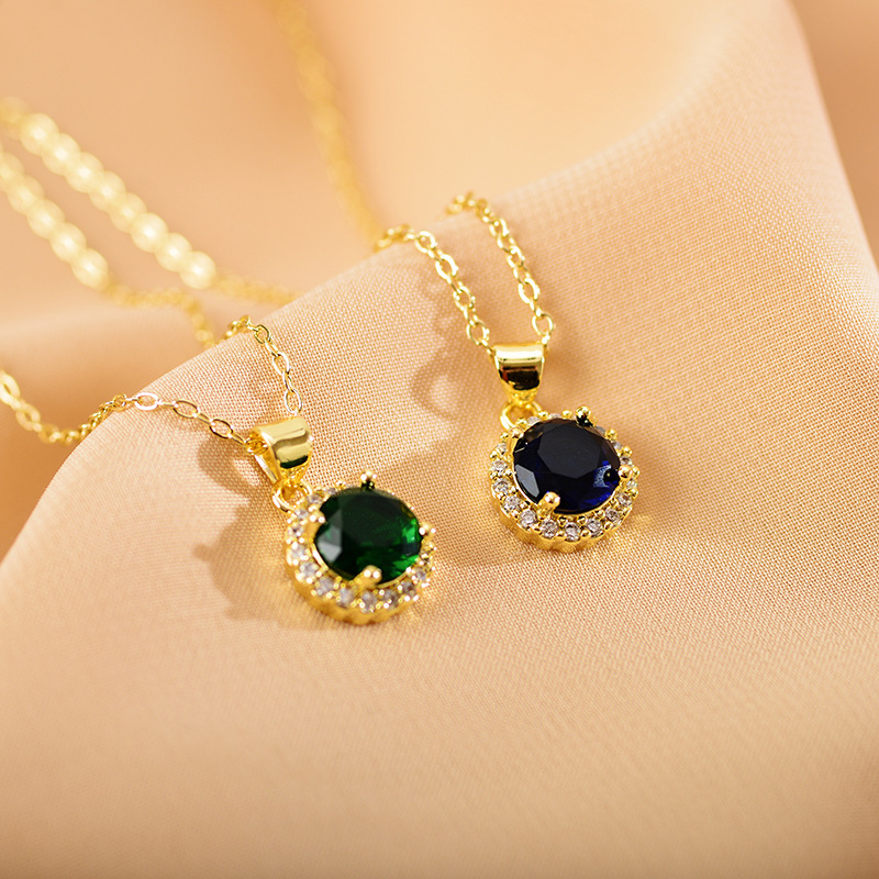 Sweet Round Copper Gold Plated Artificial Rhinestones Pendant Necklace 1 Piece