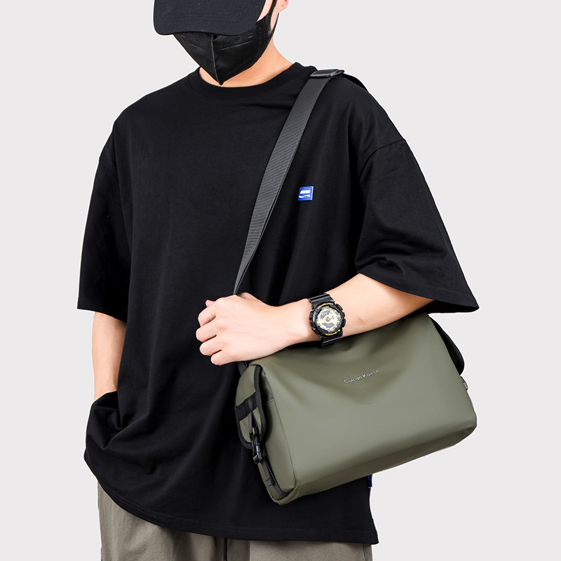 Bolso bandolera de película de cuero impermeable para hombre al por mayor transfronterizo, bolso de hombro de viaje al aire libre de gran capacidad de negocios simples, marea