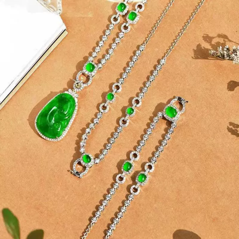 A绿玉髓项链满钻镶嵌天然高冰绿玉髓时尚新款链翡翠色玉石多