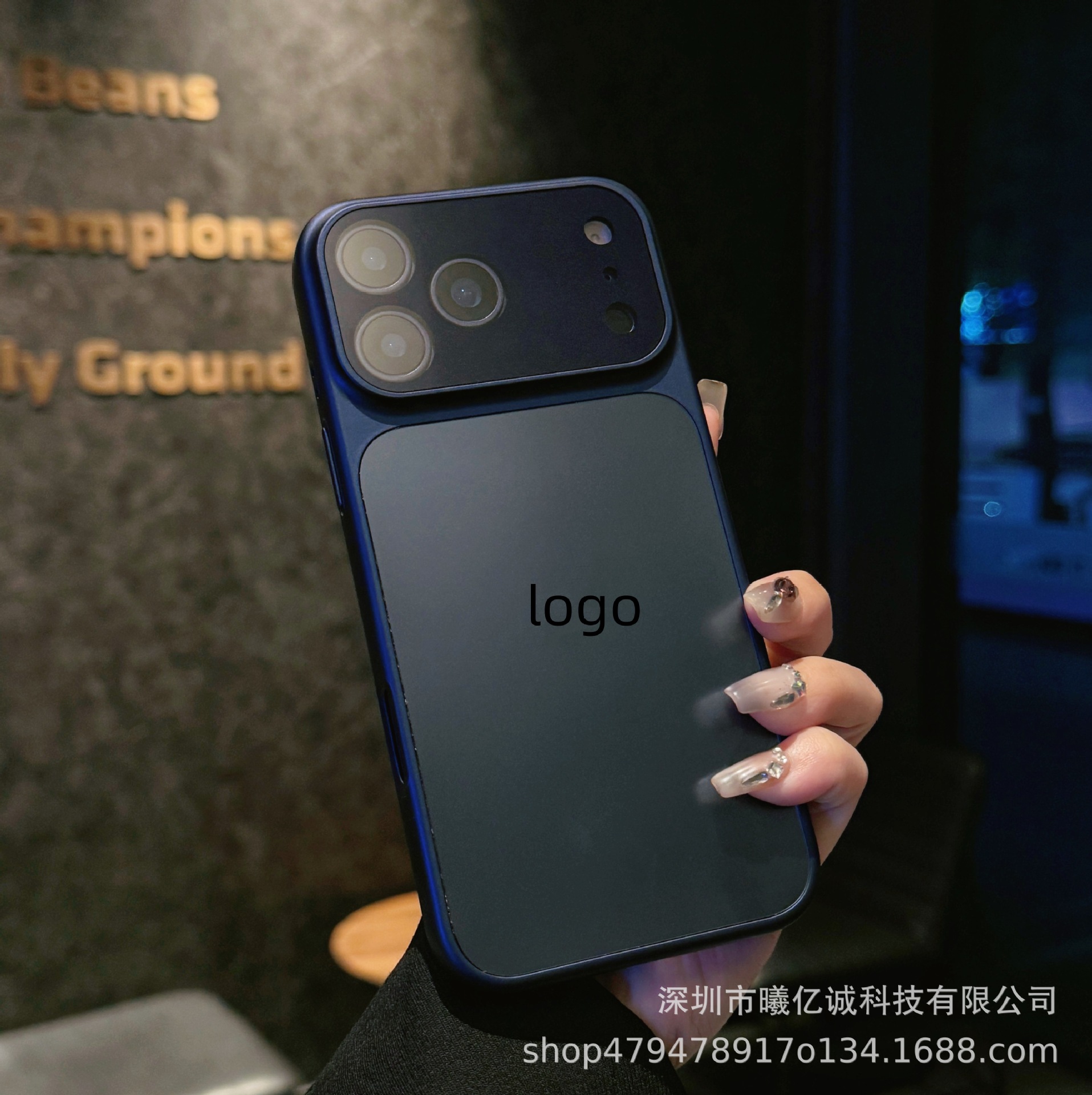 Защитный чехол Corning Instant Matte для Apple iPhone 17/16/15/14/13/12