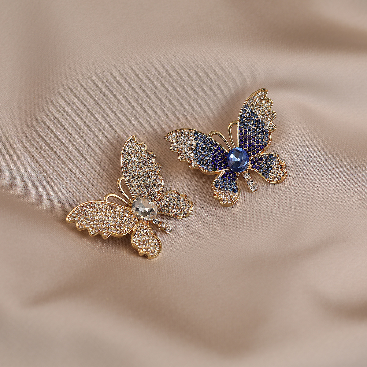 Light Luxury Butterfly Brooch for Women, High-End Purple Rhinestone Corsage, Elegant and Exquisite Suit Dress, High-End Versatile Accessories