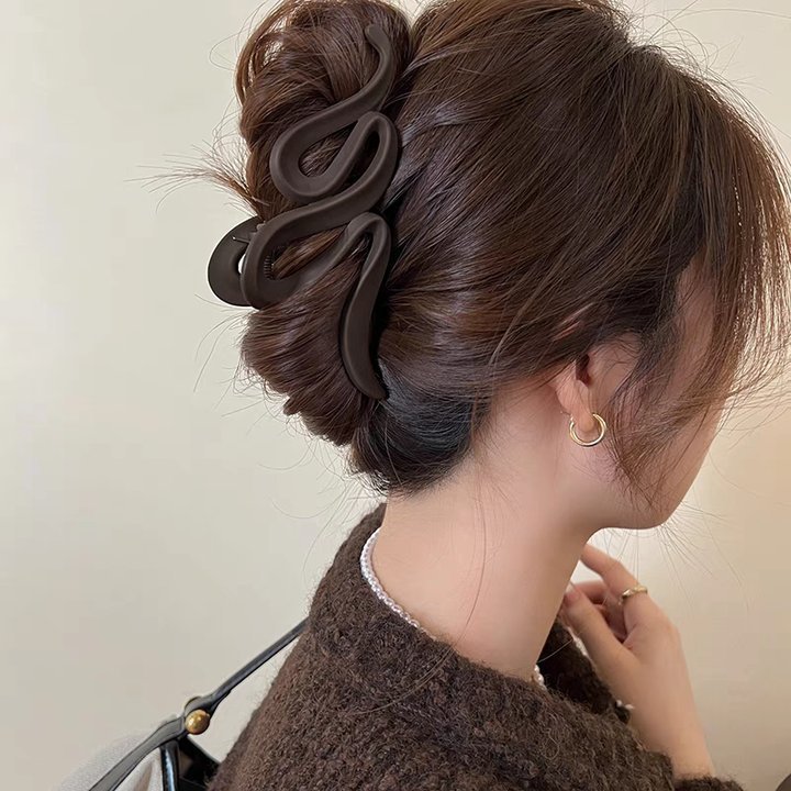 女性用の茶色の大きなグリッパー、髪のボリュームの多い女性用の高級シャーククリップ、気質のあるヘアピンとヘッドバンド|undefined