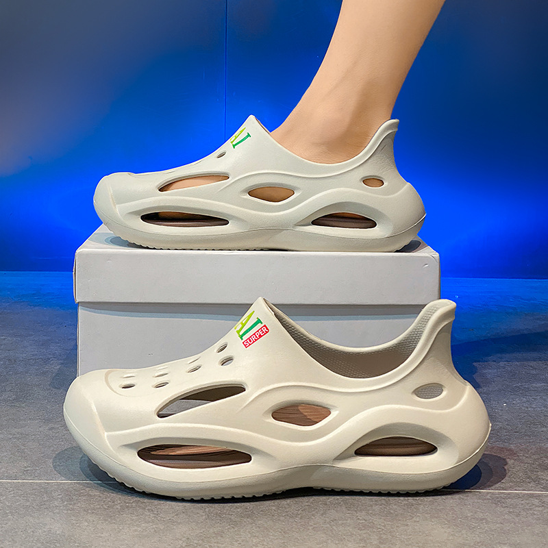 Pareja de zapatos con agujeros verano nuevo estilo para hombres y mujeres con el mismo estilo, sandalias Baotou, transpirables y antideslizantes, zapatos de playa de doble uso para conducir