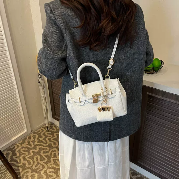 Cross-Border French Retro Handbag 2026 Spring and Summer New Style High-End Platinum Bag Fashionable Shoulder Crossbody Bag for Women
