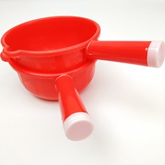 5元店の赤いプラスチックは、18cmの厚いスプーンを日常的にデパートのプラスチックの水瓢箪家庭用の水をすくって卸売りする
