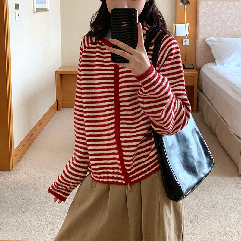 韩系红色条纹连帽针织开衫女早秋软糯短款外套外搭设计感帽衫上衣|undefined