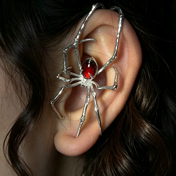 European and American cross-border spider ear cuffs, piercing ear bone clips, dark and niche, high-end, cool and edgy style earrings
