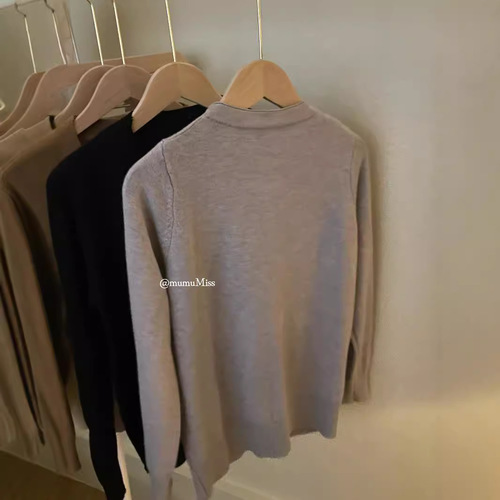 Cozy and Luxurious Knit V-Neck Cardigan for Women - Perfect for Autumn and Winter, Loose Fit, Short Sleeve, Easy to Layer, Versatile French and Korean Style, Light Beige