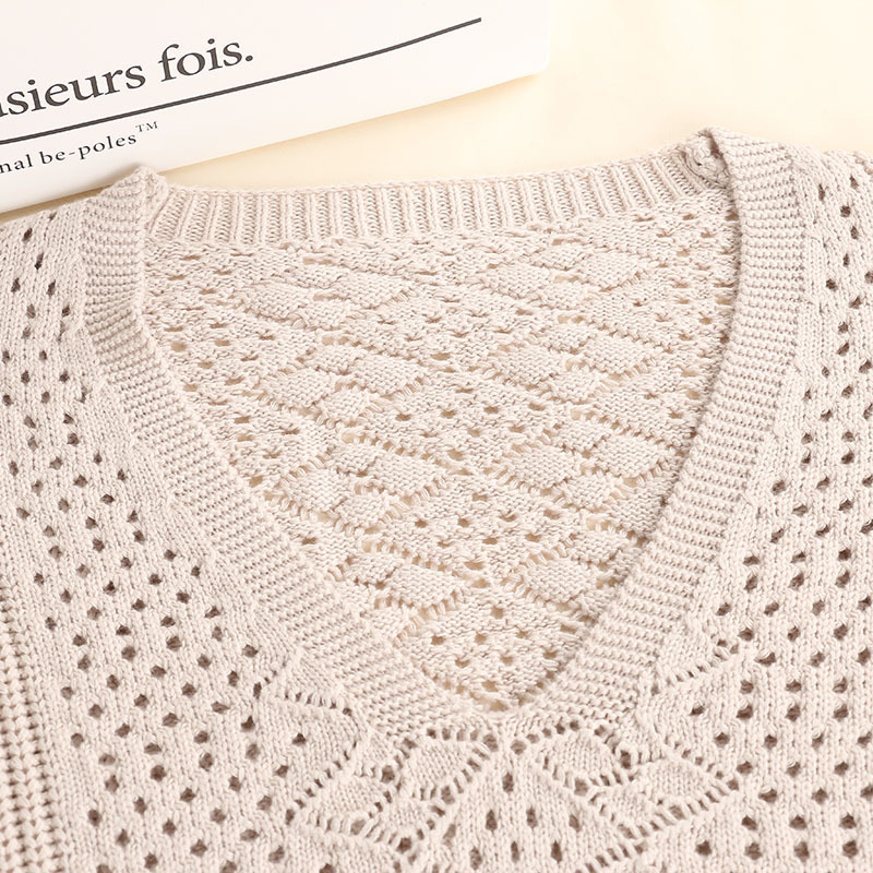 Knitted autumn vest