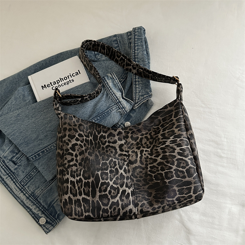 Leopardo de moda mochila de hombro de invierno 2024 nuevo estilo versátil in texturas de viaje de gran capacidad bolsa de mujer