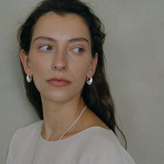 SOFT * 新しい女性用陶器のポットイヤリング、刺繍入りのつや消しテクスチャー、レトロなアクセサリー、ニッチなシンプルな女性用の高級イヤリング