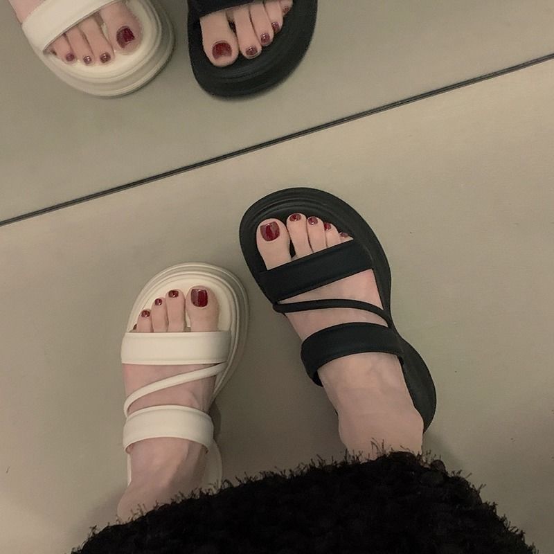 Zapatillas de soleas gruesas para mujeres 2024 verano aumento de altura muffin sandalias de mujer zapatos de moda casual de playa zapatillas frías antideslizantes