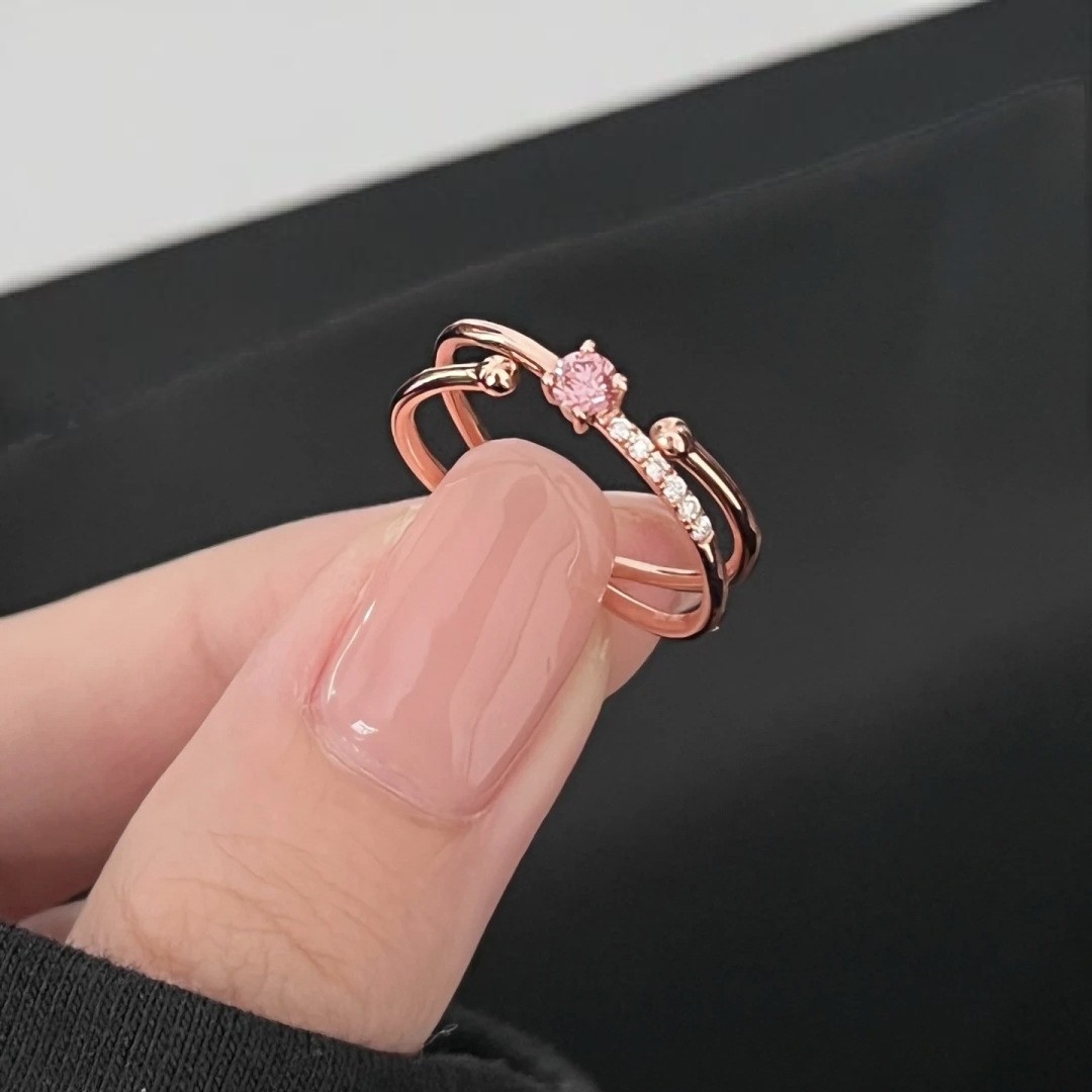 Sparkling Designer Ring For Women, Elegant & Comfortable Accessory_voghion.com