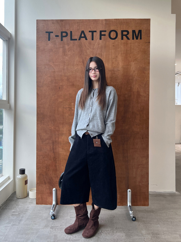 ［T台］T-PLATFORM广州十三行 秋季灯芯绒休闲七分裤配腰包83175|undefined