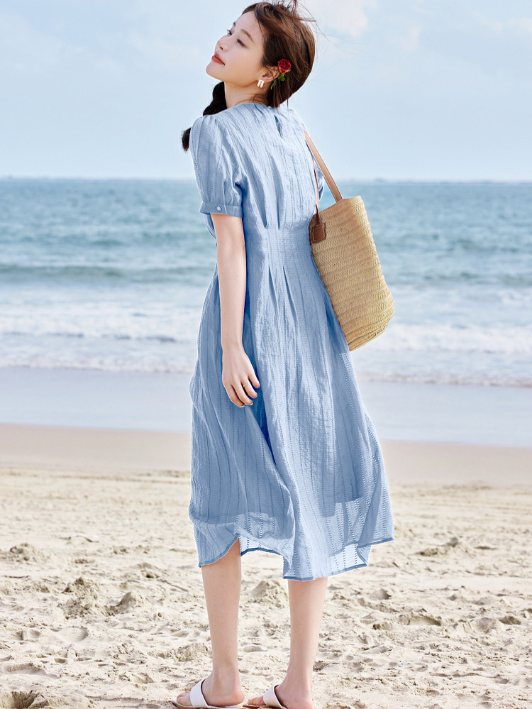 Đầm suông nữ midi họa tiết rỗng phối thắt lưng chất liệu mô phỏng tơ trời — Màu xanh da trời